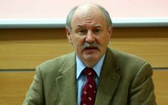 Prof. Piotr Jaroszyński